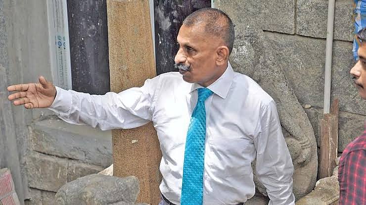 “சிலைக் கடத்தல் ஆவணங்களை தமிழக அரசிடம் ஒப்படைக்க வேண்டும்” - பொன்.மாணிக்கவேலுக்கு உயர்நீதிமன்றம் உத்தரவு!