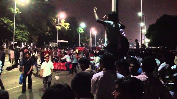 புத்தாண்டு கொண்டாட்டங்களுக்கு கடும் கட்டுப்பாடு விதித்த சென்னை காவல்துறை!