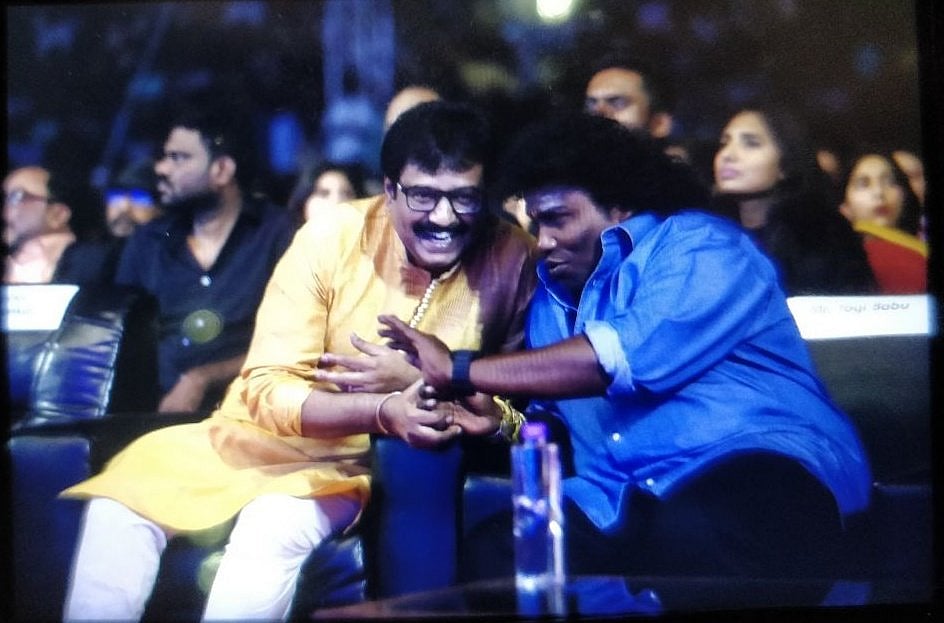 ”இன்றும் தளபதியில் பார்த்தது போல் இருக்கிறார் ரஜினி” - தர்பார் ஆடியோ வெளியீட்டு விழாவில் சந்தோஷ் சிவன்!