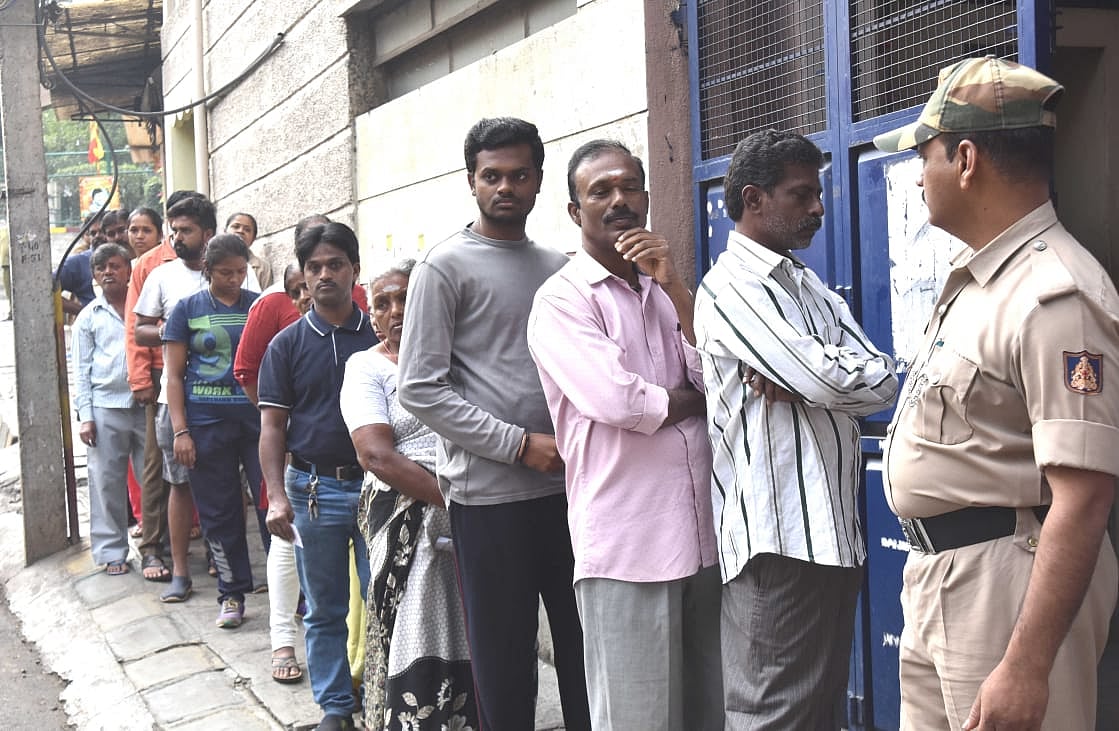 #LIVE கர்நாடக இடைத்தேர்தல் : 63.66% வாக்குப்பதிவு! #KarnatakaByPolls