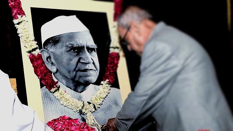 “முன்னாள் குடியரசுத் தலைவர் குடும்பத்தினர் இடம்பெறாத என்.ஆர்.சி இறுதி பட்டியல்”  : அதிர்ச்சித் தகவல்!