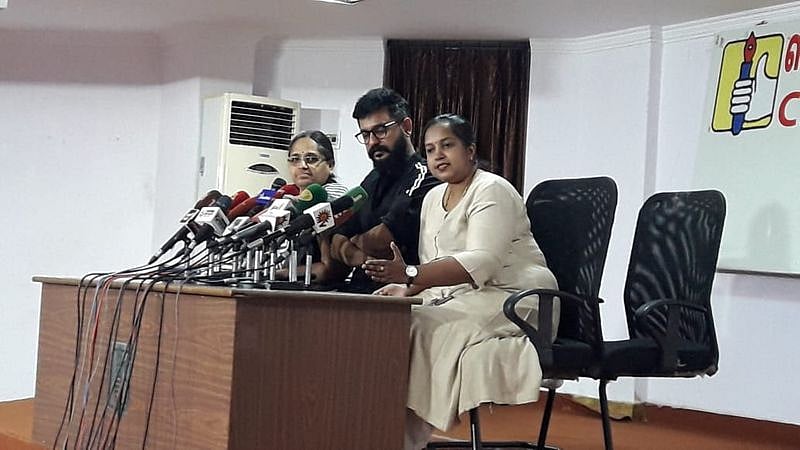 ’என் சொத்துகளை அபகரித்து விட்டார் ஜெயஸ்ரீ ’ - மனைவி மீது குற்றம்சாட்டும் சின்னத்திரை நடிகர் ஈஸ்வர் 