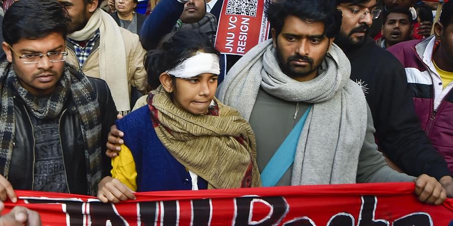 “ஜே.என்.யூ துணைவேந்தரை நீக்கவேண்டும்”- குடியரசுத் தலைவர் மாளிகையை நோக்கி பேரணியாகச் சென்ற மாணவர்கள் கைது!