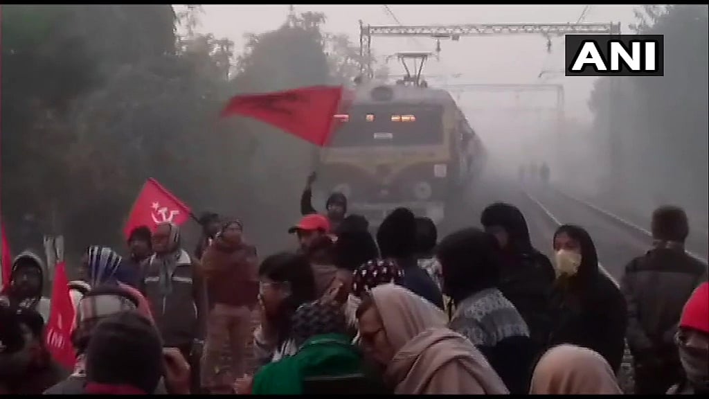 மோடி அரசுக்கு எதிராக பொது வேலைநிறுத்தம் : நாடு முழுவதும் 25 கோடி பேர் பங்கேற்பு!