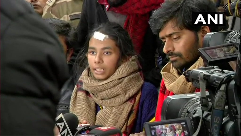 ஜே.என்.யூ வன்முறையில் சந்தேகிக்கப்படும் பட்டியலை வெளியிட்ட காவல்துறை - மாணவர்கள் அதிர்ச்சி!