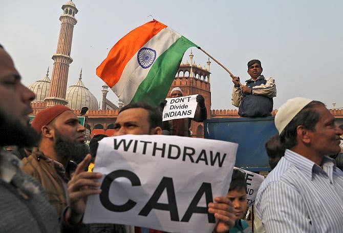 CAA-வை எதிர்க்கும் மாநிலங்களில் குறுக்கு வழியில் சட்டத்தை அமல்படுத்த மோடி அரசு திட்டம்!?