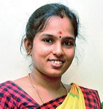 “+1 படிக்கும்போதே கல்யாணம்”- தொலைநிலைக் கல்வியில் டிகிரி முடித்து டி.எஸ்.பி பணிக்கு தேர்வான சிவகாசி பெண்!