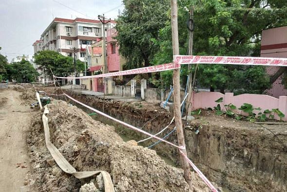 டெண்டர் முறைகேடு வழக்கு : பிரதிவாதியாக அமைச்சர் எஸ்.பி.வேலுமணியை சேர்க்க ஐகோர்ட் உத்தரவு!