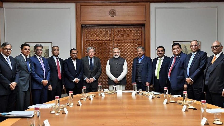 ஆக்ஸ்பாம் அறிக்கை: ஏழைத்தாயின் மகன் ஆட்சியில் யாருக்குச் சேவகம் செய்கிறார்கள்? - சாட்டை சுழற்றிய முரசொலி!