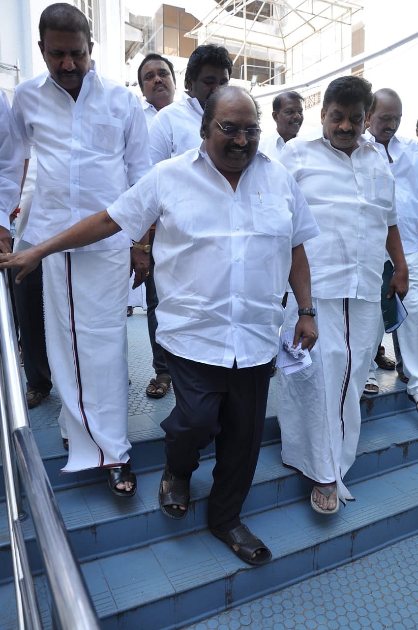 “இதனால் தான் சபாநாயகர் முன்பே ஆளுநர் உரையைக் கிழித்தெறிந்தேன்” - ஜெ.அன்பழகன் MLA விளக்கம்!