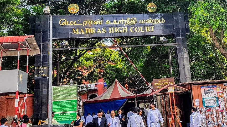 ஆவின் பால் லாரி டெண்டர் நடவடிக்கைகளுக்கு இடைக்காலத் தடை... தமிழக அரசு பதிலளிக்கவும் ஐகோர்ட் ஆணை!