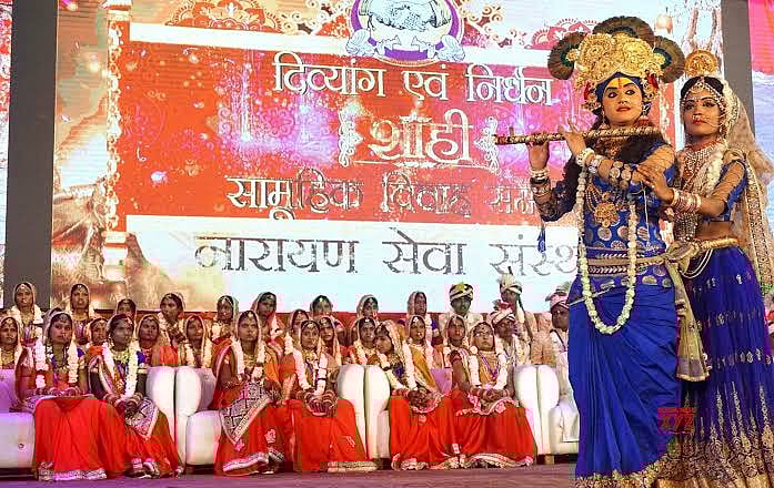 மணப்பெண்களுக்கு மேக்கப் போட ஆசிரியர்களை நியமித்த உ.பி அரசு : அதிர்ச்சியில் அரசு ஊழியர்கள்!