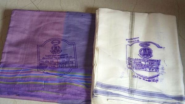 இலவச வேட்டி,சேலை திட்டத்தில் மாபெரும் ஊழல் : லஞ்ச ஒழிப்புத்துறை விசாரணை நடத்த உயர்நீதிமன்றம் உத்தரவு!