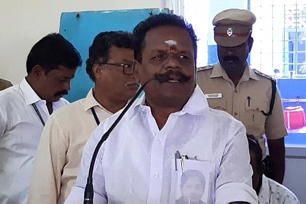 “தகுந்த நேரம் கிடைத்ததும் பா.ஜ.க-வில் இருந்து பிரிந்து செல்வோம்” : அ.தி.மு.க அமைச்சர் சூசக பேச்சு!