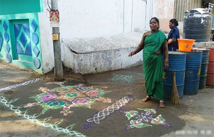 சாலையில் குப்பை கொட்டுவதை தடுக்க கோலம் போடும் சென்னை மாநகராட்சி: தி.மு.க தலைவர் மு.க.ஸ்டாலின் பாராட்டு!