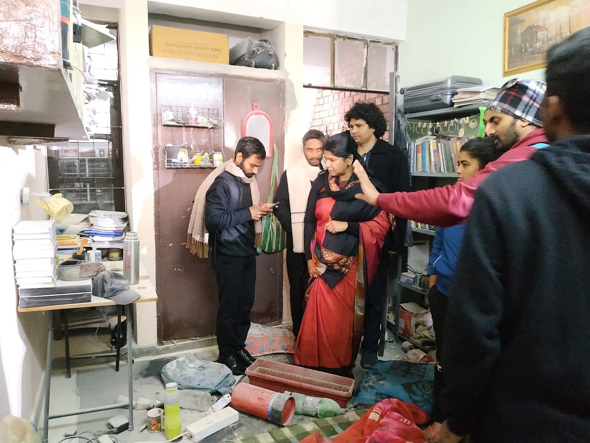 “தைரியத்தை இழக்காதீர்கள்; நாடே உங்களுடன் நிற்கிறது” : ஜே.என்.யூ மாணவர்களுடன் கனிமொழி எம்.பி சந்திப்பு!