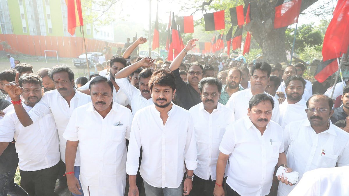 மொழிப்போர் தியாகிகள் நினைவிடத்தில் உதயநிதி ஸ்டாலின் அஞ்சலி!