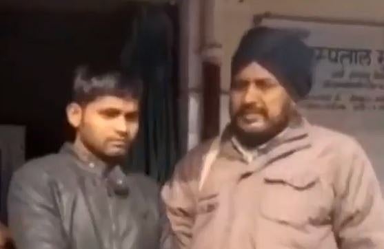 'வசூல்ராஜா MBBS' பாணியில்  காப்பி அடித்த நபர் : பீகார் காவலர் தேர்வின்போது நூதனச் செயல்!