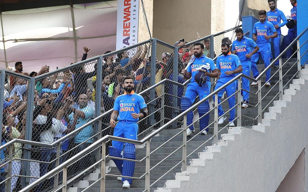 பிசிசிஐ ஒப்பந்தப் பட்டியலில் நீக்கப்பட்ட தோனி - ஒதுக்கப்படுகிறாரா? ரசிகர்கள் அதிர்ச்சி!