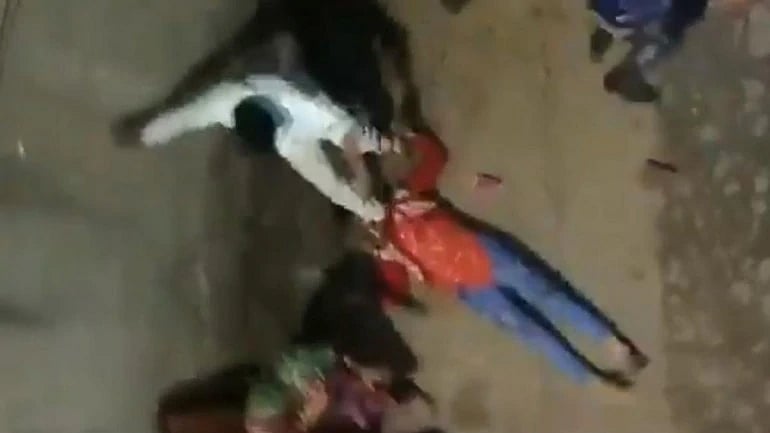 பாலியல் வன்கொடுமை புகாரை வாபஸ் பெற மறுத்ததால் சிறுமியின் தாயார் வெட்டிக்கொலை- உ.பியில் வெறிச்செயல்! Video