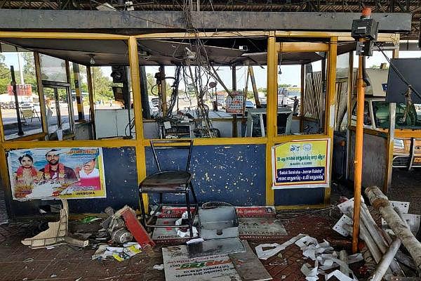 கோடிகளில் கொள்ளையடிக்கும் சுங்கச்சாவடிகள்... மிரட்டும் குண்டர்களும், வாகன ஓட்டிகளின் கோபமும்!