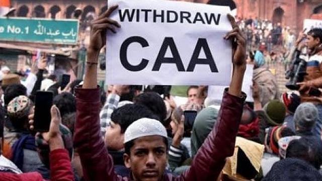 "மோடி அரசுக்கு எதிராக கொடி உயர்த்தும் மம்தா" : சி.ஏ.ஏ-வை எதிர்க்கும் நான்காவது மாநிலமானது மேற்கு வங்கம்!