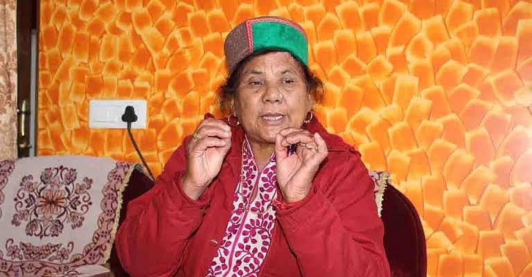 குடியுரிமை மறுக்கப்படும் தேசத்தில் பெண்கள் சொத்துரிமைக்காக போராடும் பழங்குடியின போராளி!