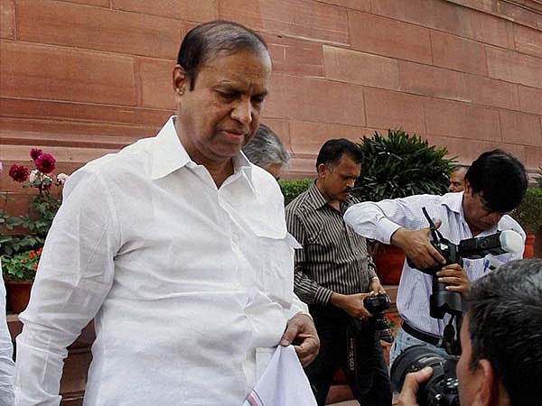 “மத்திய பட்ஜெட்டுக்கு முன்பே ரயில் கட்டணத்தை உயர்த்துவதா?” - மோடி அரசுக்கு டி.ஆர்.பாலு கண்டனம்!