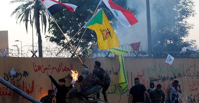 ஈரான் – அமெரிக்கா மோதல் தொடங்கிய வரலாறு : ஈரான் இராணுவ தளபதி கொல்லப்பட்டதற்கு பின்னணி என்ன?