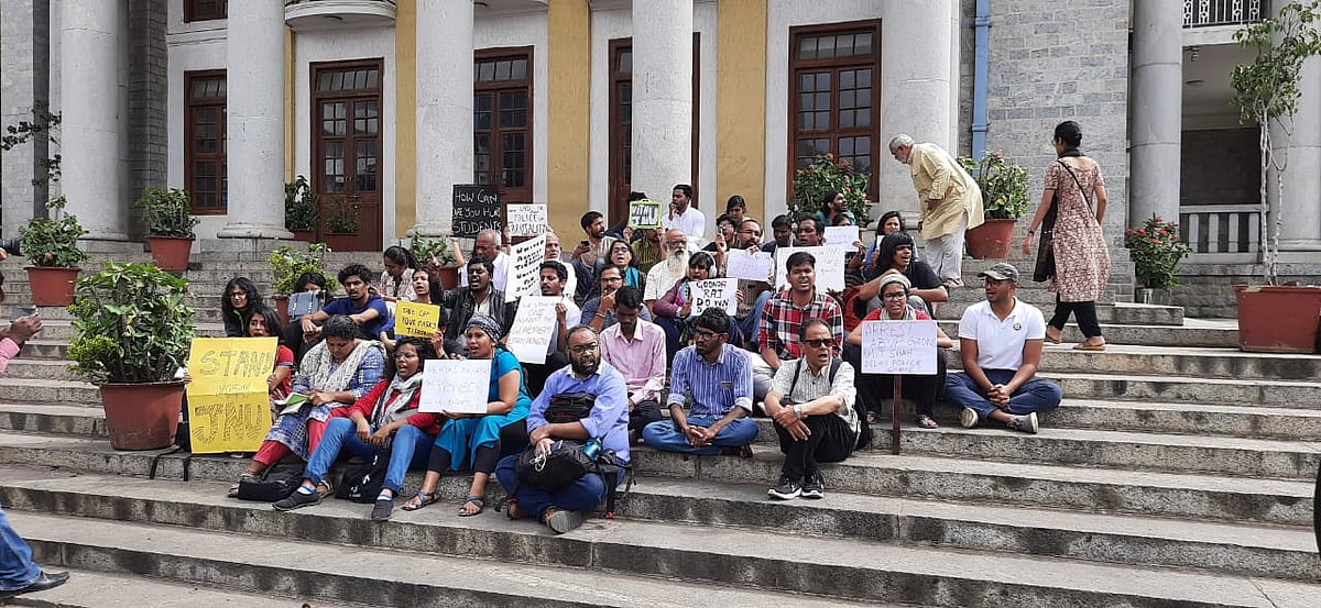 “JNU மாணவர்களை குறிவைத்து தாக்கிய ABVP கும்பலை கைது செய்க” - மாணவர்களை சந்தித்த திருச்சி சிவா வேண்டுகோள்!