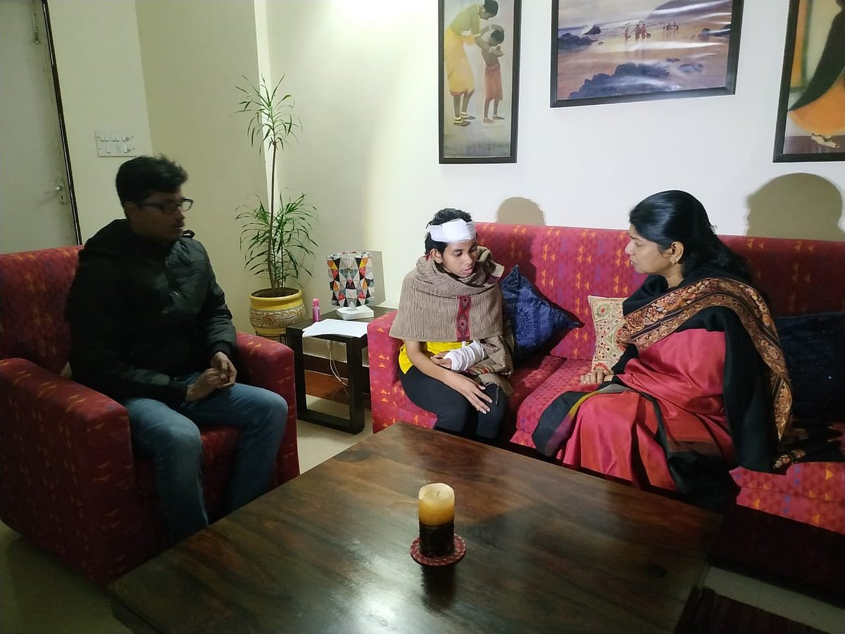 “தைரியத்தை இழக்காதீர்கள்; நாடே உங்களுடன் நிற்கிறது” : ஜே.என்.யூ மாணவர்களுடன் கனிமொழி எம்.பி சந்திப்பு!