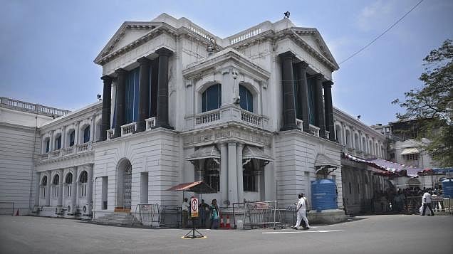 கோட்டை கொத்தளத்துக்கு அருகே கழிவறையா? - தமிழக அரசுக்கு சமூக ஆர்வலர்கள் கண்டனம்!