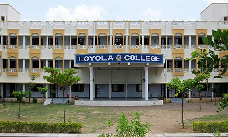 4 ஆண்டுகளாக நிலுவையில் இருக்கும் சொத்து வரி... பிரபல கல்லூரி மற்றும் ஓட்டலுக்கு மாநகராட்சி நோட்டீஸ்!