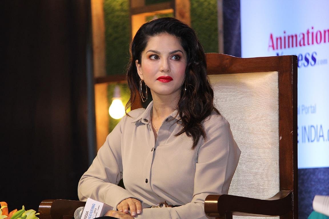 “வன்முறையை நிறுத்துங்கள்” : ஜே.என்.யூ தாக்குதல் குறித்து பா.ஜ.க அரசுக்கு சன்னி லியோன் அட்வைஸ்!