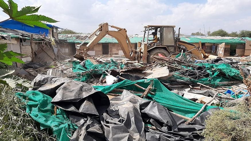 வங்கதேசத்திலிருந்து வந்தவர்கள் எனக் கூறி இந்தியர்களின் வீடுகளை இடித்த பா.ஜ.க அரசு : பெங்களூரில் பரபரப்பு!