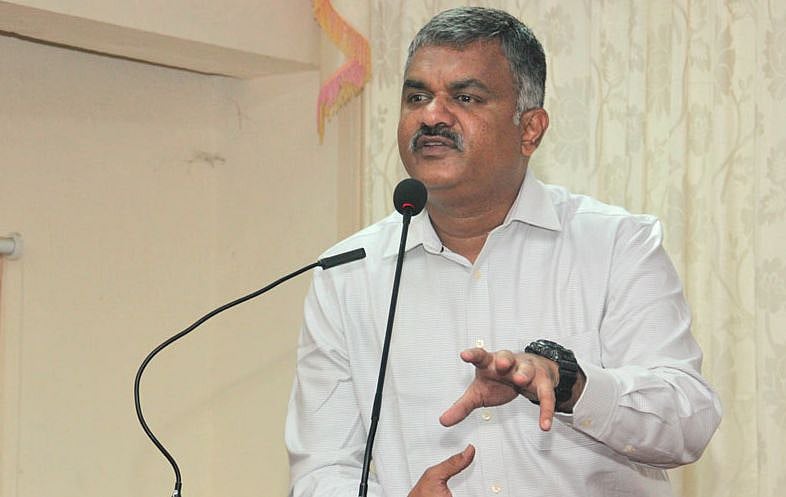 “எங்களை திசைதிருப்பத்தான் இந்த நாடகங்களா?” : ரஜினிக்கு கார்த்திகேய சிவசேனாபதி முன்வைக்கும் 4 கேள்விகள்!