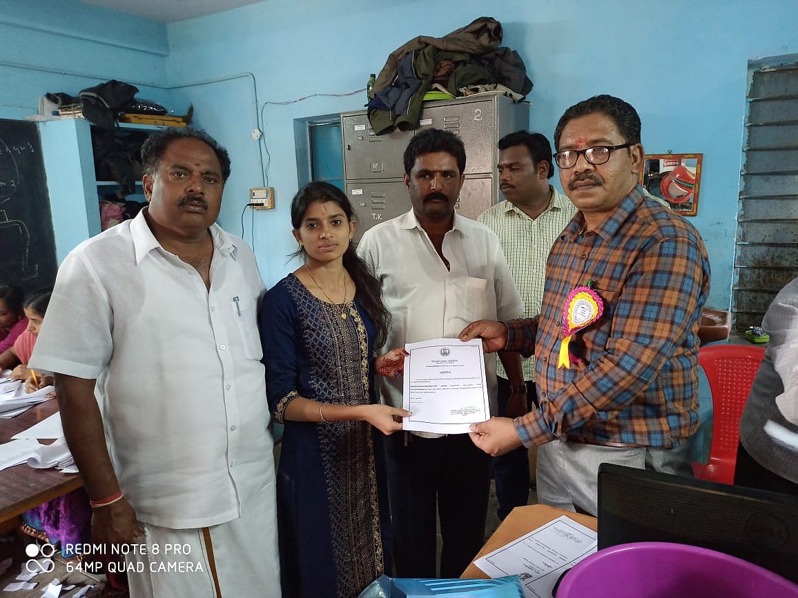 சந்தியா 21..வீரம்மாள் 79..சரஸ்வதி ’துப்புரவு தொழிலாளி’: வயதோ, தொழிலோ தடையில்லை- சாதித்த ‘சிங்கப் பெண்கள்’