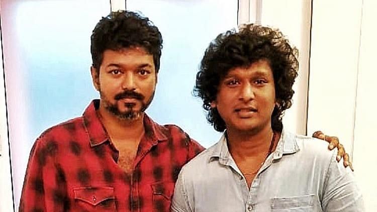 விஜயின் ‘மாஸ்டர்’ படமும் காப்பியா? இந்த கதை யாருடையது? தொடங்கியது சர்ச்சை!