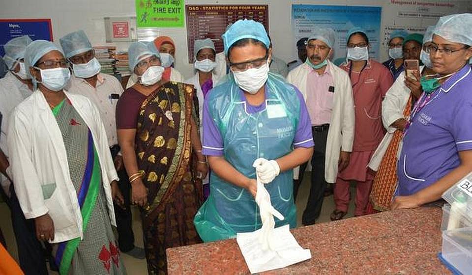 "உங்கள் அரசுப் பணியே வேண்டாம்” - சுகாதாரத் துறை செயலர் கேள்வியால் மன உளைச்சலடைந்த அரசு மருத்துவர் ஆவேசம்!