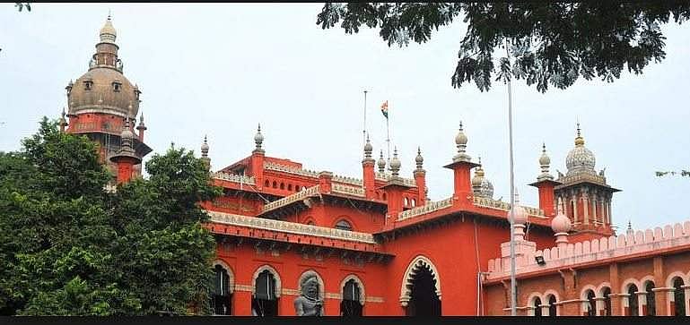 "கழிவுநீர் சுத்திகரிப்பு பணிக்கு இயந்திரங்கள் வாங்க நிதி ஒதுக்குக” - தமிழக அரசுக்கு ஐகோர்ட் ஆணை!