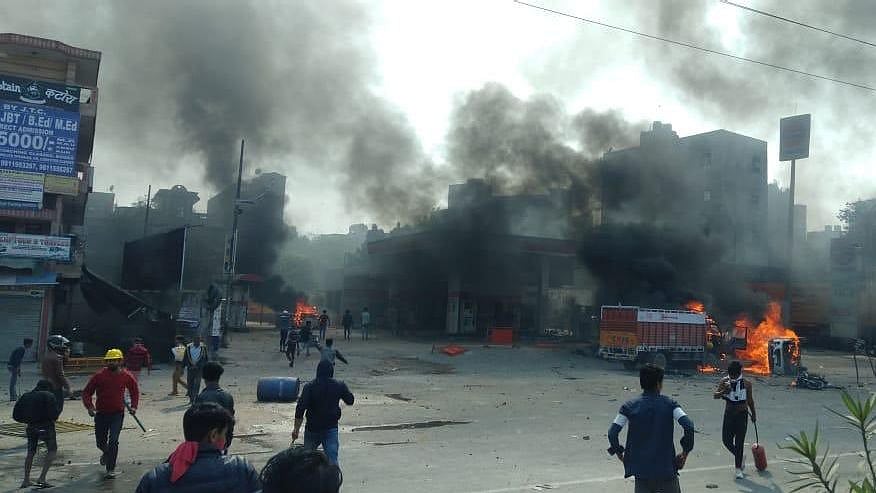 “என் மதத்தை கண்டுபிடிக்க  ஆடையைக் கழற்றப்போவதாக மிரட்டினார்கள்” : டெல்லி பத்திரிகையாளர் அதிர்ச்சி பேட்டி!