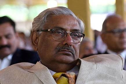 ’மோடி.. அறிவாளி.. புத்திசாலி’ : பிரதமரைப் புகழ்ந்த உச்சநீதிமன்ற நீதிபதி - நீதித்துறைக்கு களங்கமா ?