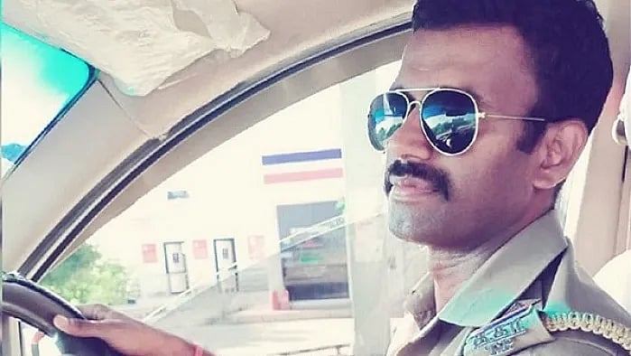 "சப் இன்ஸ்பெக்டர் டு கூலி வேலை" - எடப்பாடி ஆட்சியில் நேர்மையான காவல்துறை அதிகாரிக்கு நேர்ந்த கதி!