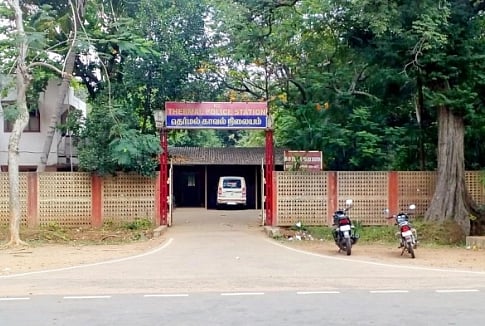 “கோழிக்கறி மூலம் கொரோனா பரவுதாக வதந்தி”: கடன் கொடுக்காத கோழிக்கடைக்காரரை பழிவாங்க சிறுவன் செய்த விபரீதம்!