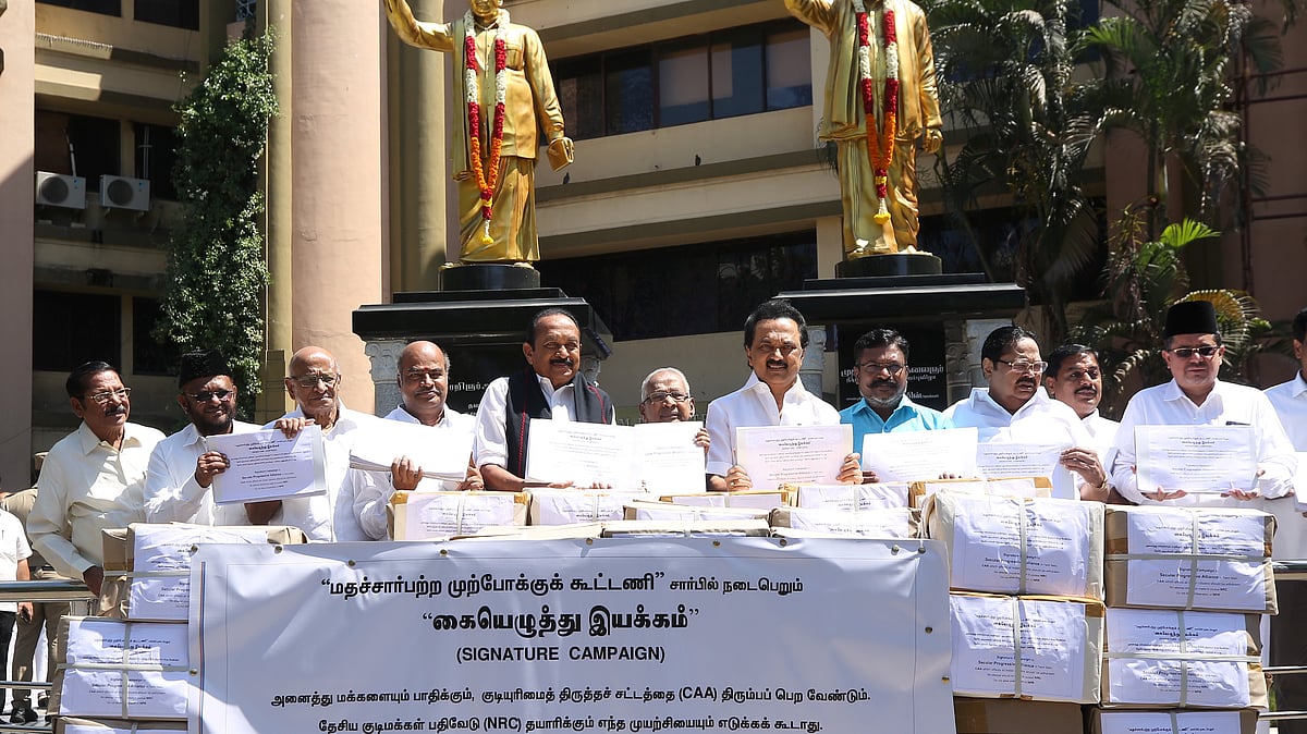 "ஜனநாயகம் காக்கப்படும் எனும் நம்பிக்கையோடு இருக்கிறது தமிழகம்” - டெல்லிக்குப் பறந்த 2 கோடி கையெழுத்துகள்!