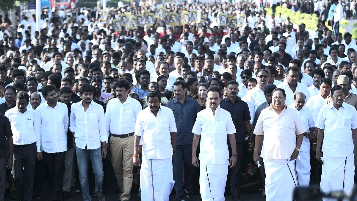 பேரறிஞர் அண்ணா நினைவு தினம் : தி.மு.க தலைவர் மு.க.ஸ்டாலின் தலைமையில் சென்னையில் அமைதிப் பேரணி!