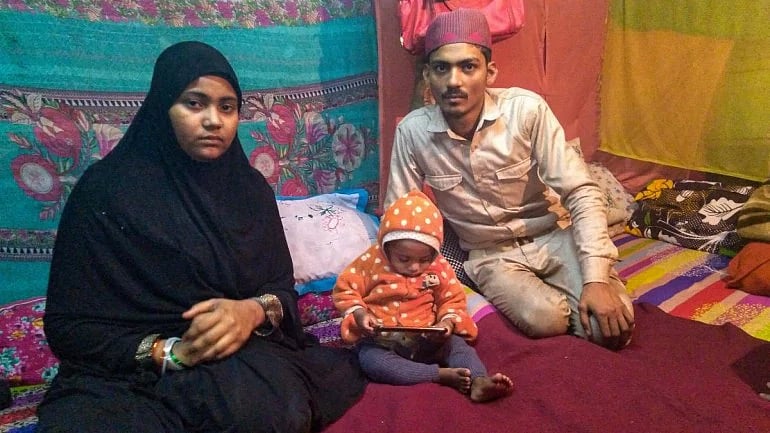 CAAக்கு எதிரான போராட்டத்தில் 4 மாத குழந்தை பலி;ஒரே வாரத்திற்குள் போராட்டக் களத்திற்கு திரும்பி வந்த தாய்!