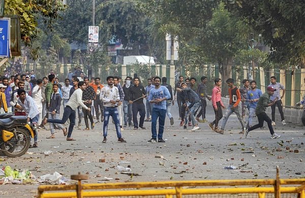 “அரசை எதிர்த்தால் தேசவிரோதம் என்று முத்திரை குத்துவதா?” : உச்சநீதிமன்ற நீதிபதி துணிச்சல் பேச்சு!