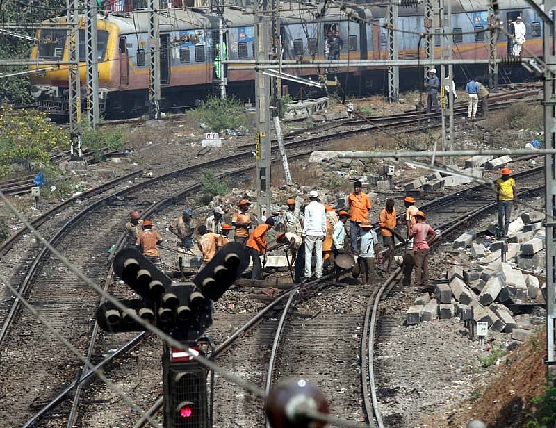 “இந்திய ரயில்வேயில் தனியார்மயம் தீவிரம்”: 100 வழித்தடங்களில் 150 தனியார் ரயில்கள்- அச்சத்தில் பொதுமக்கள்!