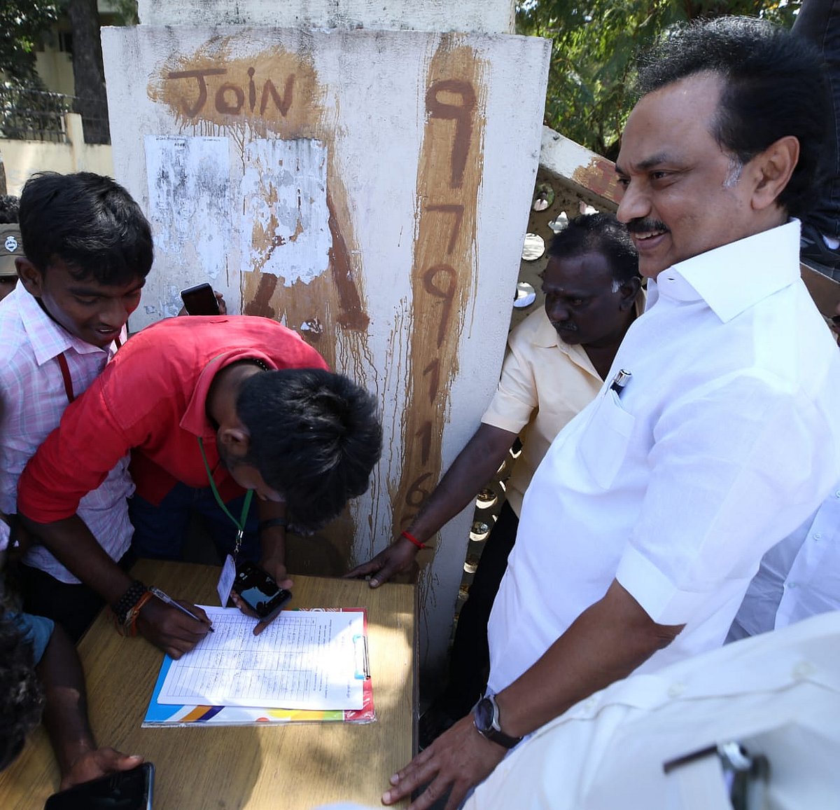 "இரட்டை குடியுரிமை : பசப்பு நாடகத்தை இப்போதாவது முடிப்பீர்களா?” - அ.தி.மு.கவுக்கு மு.க.ஸ்டாலின் கேள்வி!